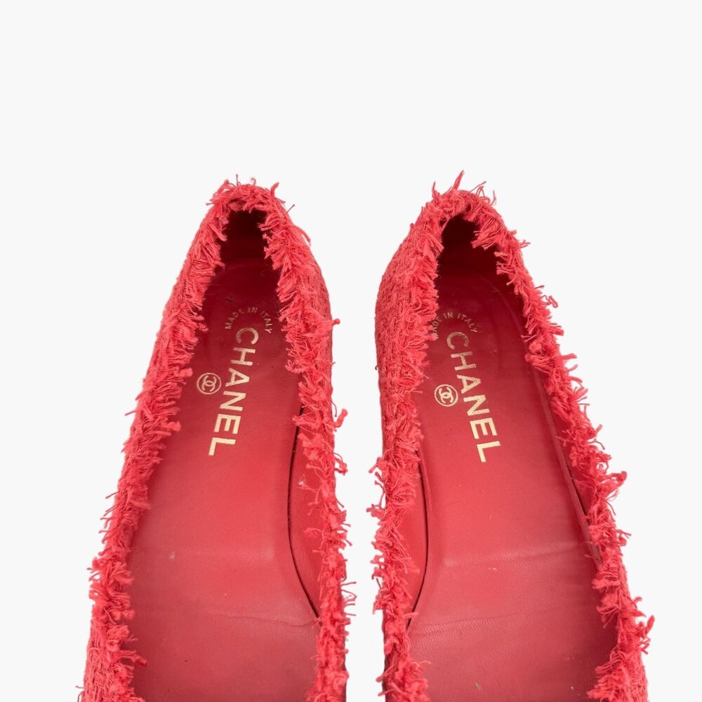 CHANEL Red Tweed Flats with Black Bow - Picture 5 of 15